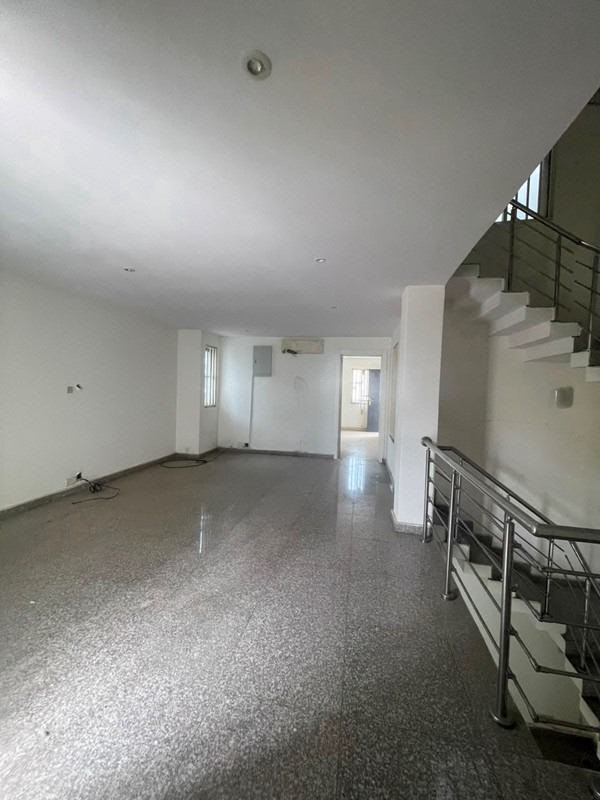 4 BEDROOM TERRACE HOUSE ON 2 FLOUR WITH BQ photo 7