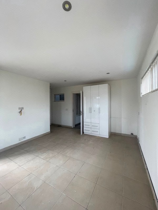 4 BEDROOM TERRACE HOUSE ON 2 FLOUR WITH BQ photo 8