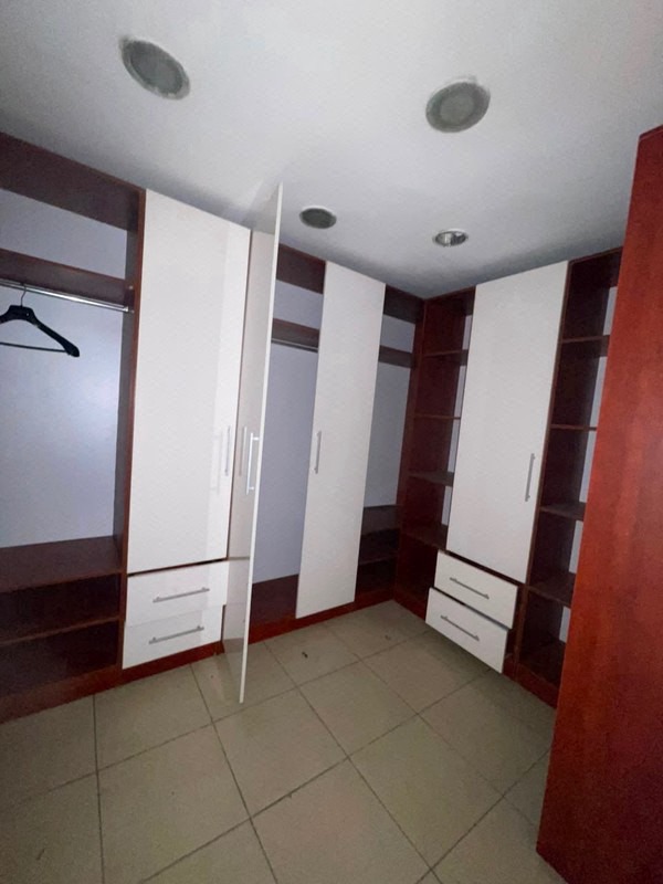 4 BEDROOM TERRACE HOUSE ON 2 FLOUR WITH BQ photo 15