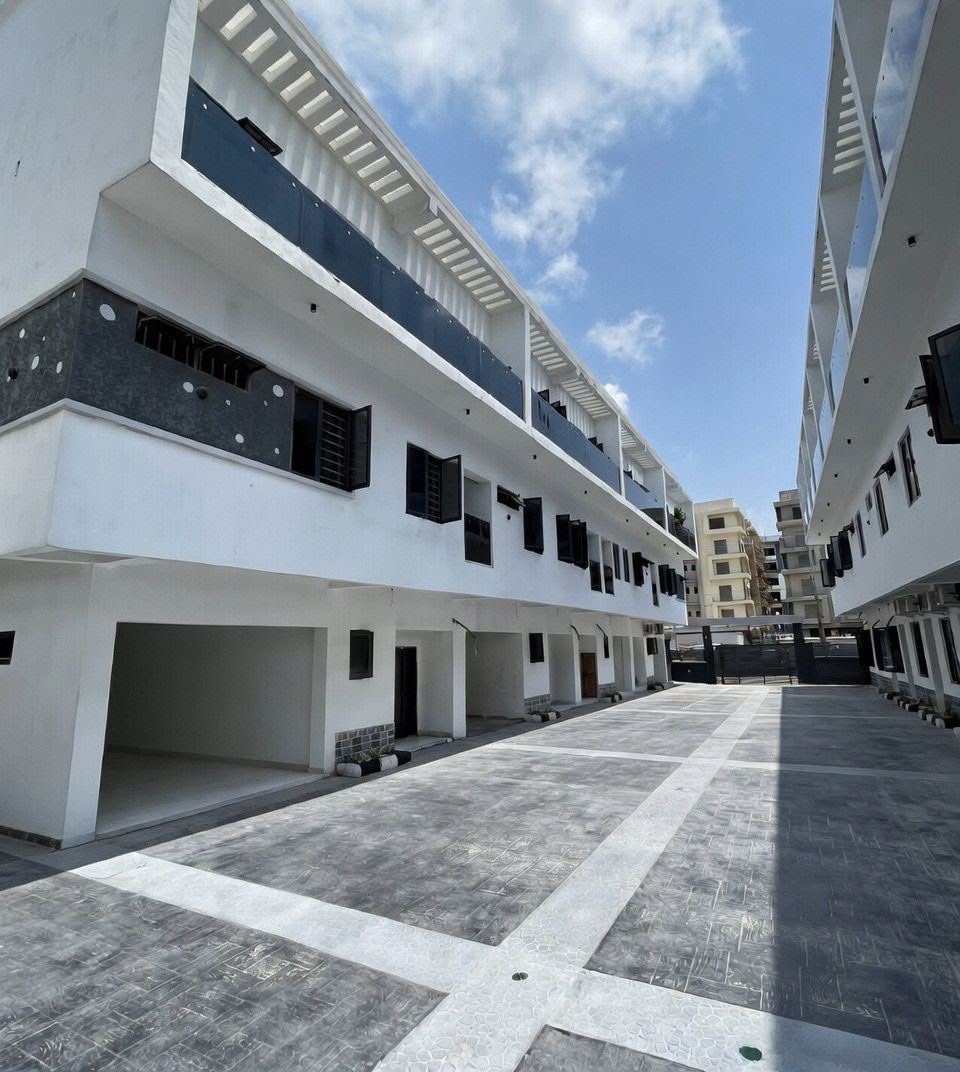 2 BEDROOM TERRACE DUPLEX photo 11