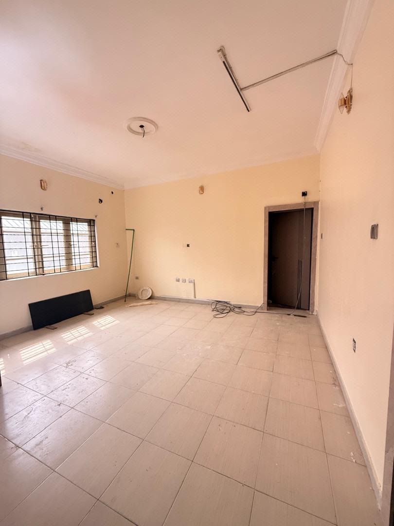 4 BEDROOM SEMI DETRACHED DUPLEX LEKKI LAGOS photo 12
