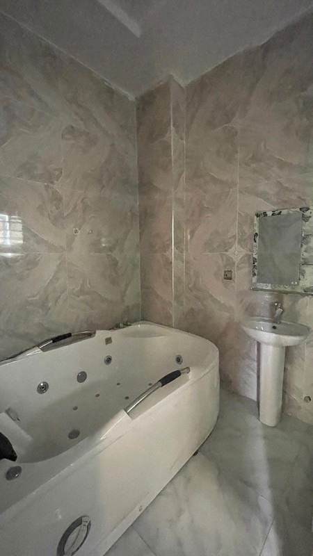 5 bedroom fully detached duplex with bq photo 4