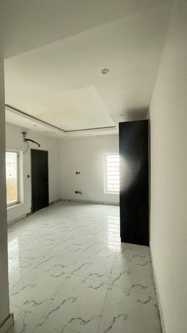 3 BEDROOM APARTMENT photo 11