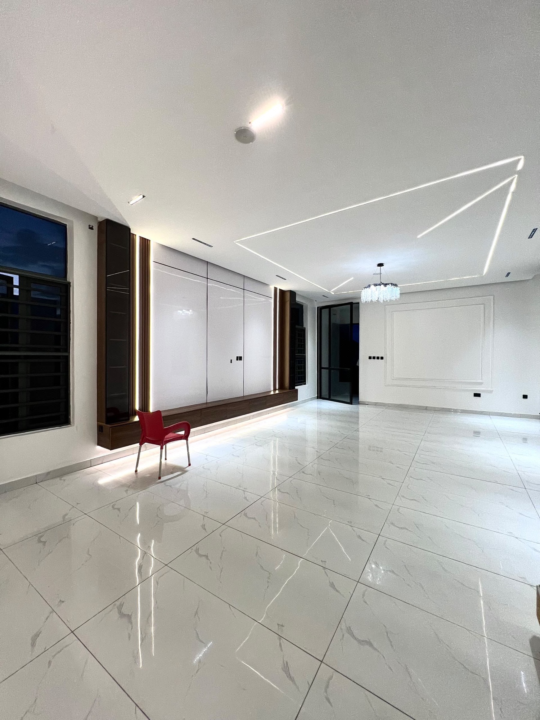 5 BEDROOM FULLY DETACHED DUPLEX WITH BQ LEKKI LAGOS photo 12