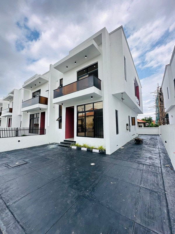 Beautifully finished 4bed Semi Detached Duplex 180m Ajah photo 4