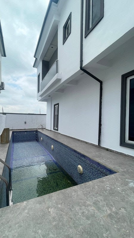 5 bedroom fully detached duplex for sale in chevron photo 4