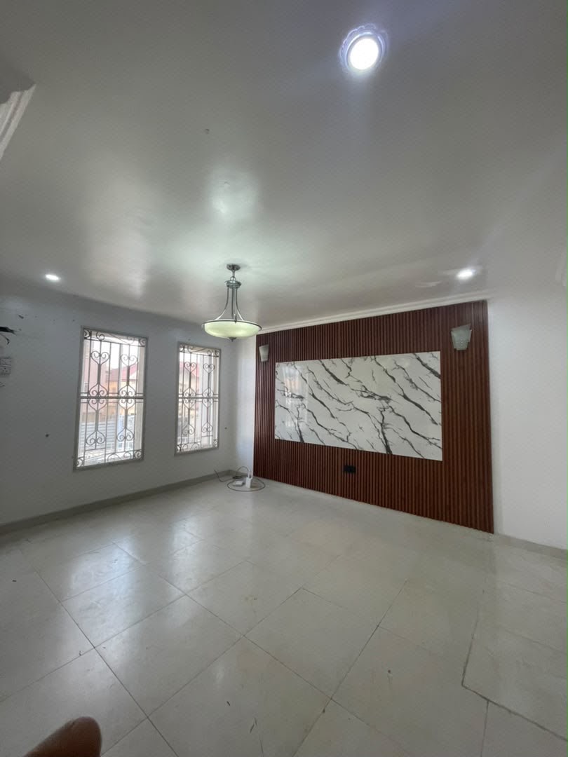 fully service mini flat lekki phase 1 photo 6