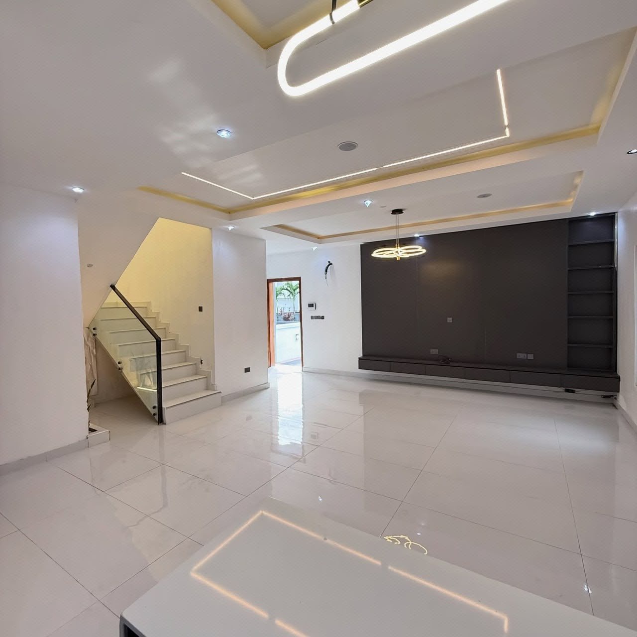 4 Bedroom Detach Duplex with bq photo 2