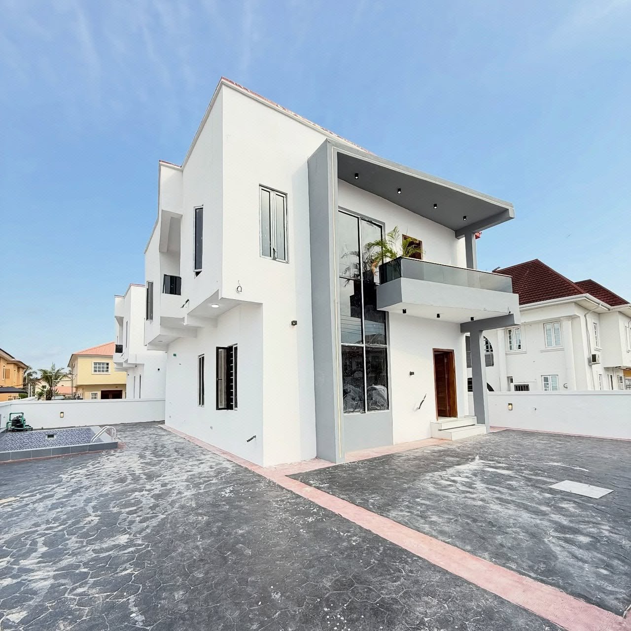 4 Bedroom Detach Duplex with bq photo 3