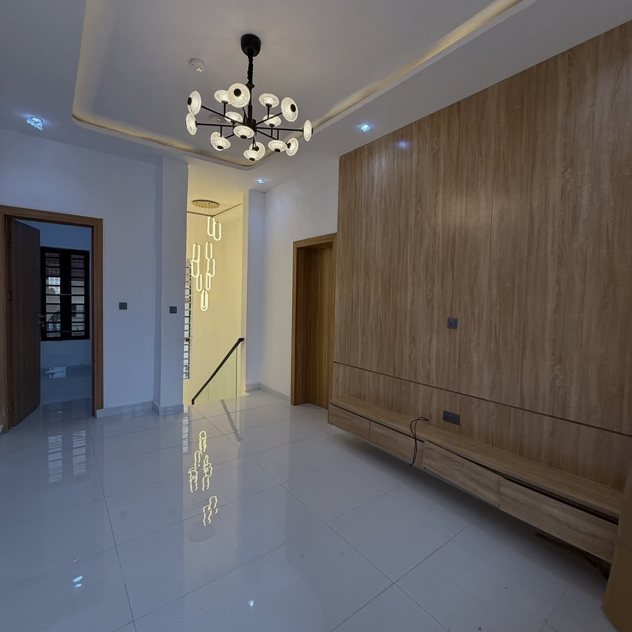 4 Bedroom Detach Duplex with bq photo 6