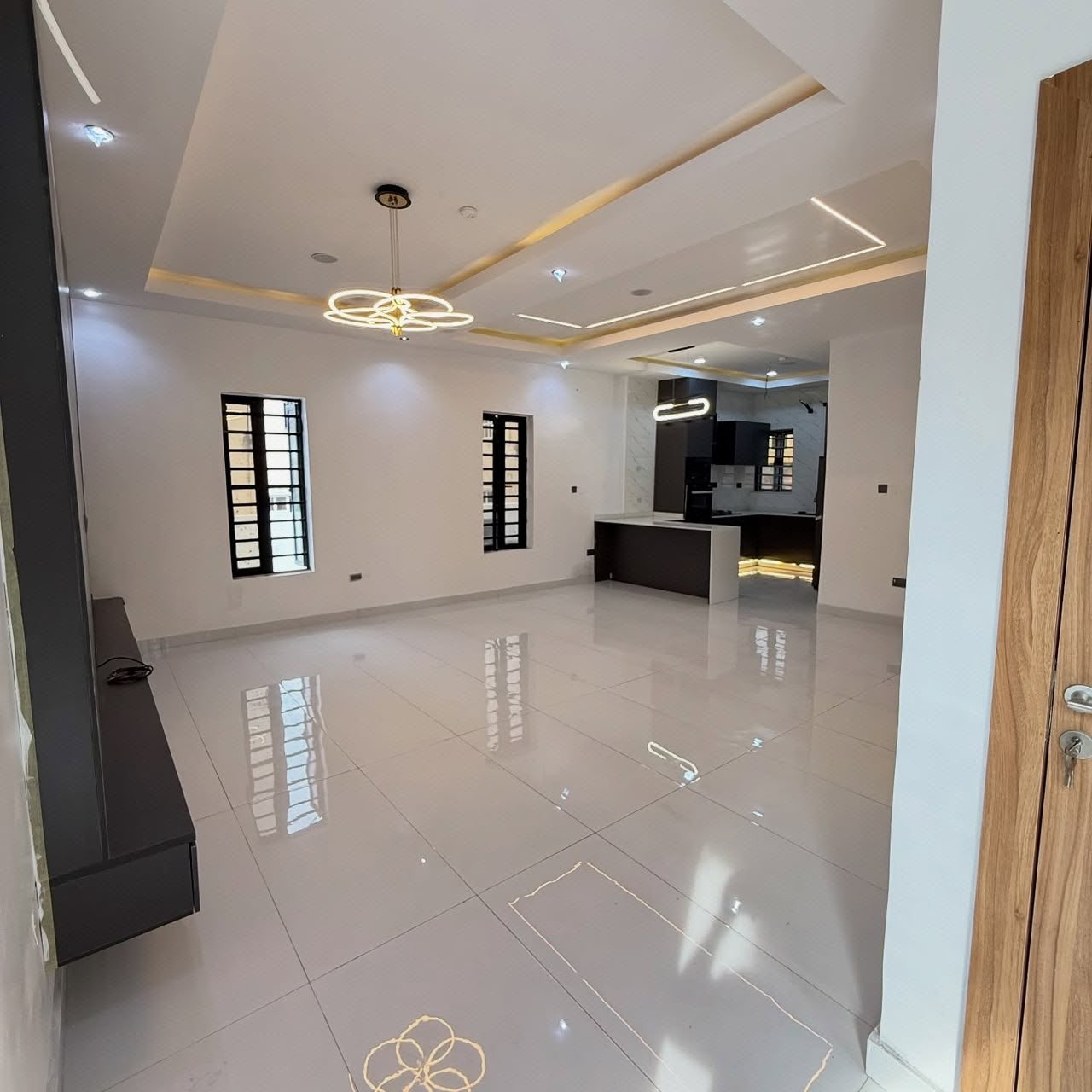 4 Bedroom Detach Duplex with bq photo 7