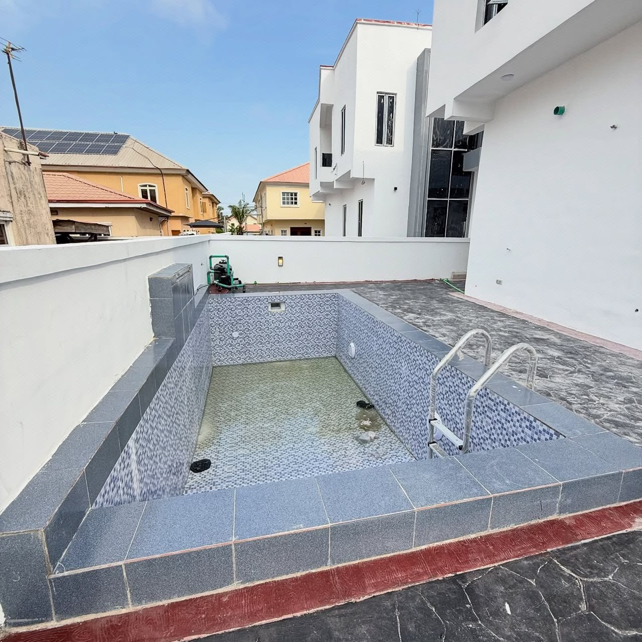 4 Bedroom Detach Duplex with bq photo 9