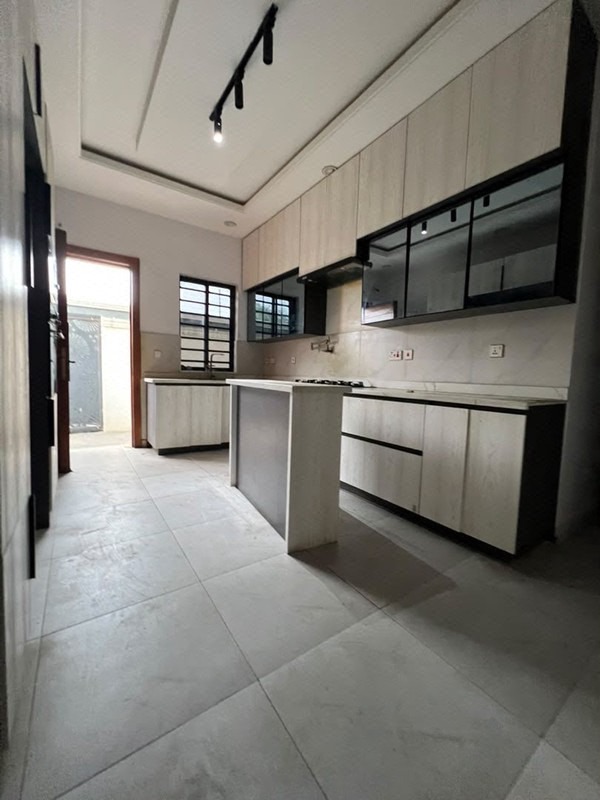 4 bedroom terrace duplex lekki phase 1 photo 3