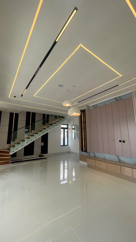 A SHARP LUXURIOUS, WELL DECORATED 4 BEDROOM   DETACHED HOME + BQ photo 8