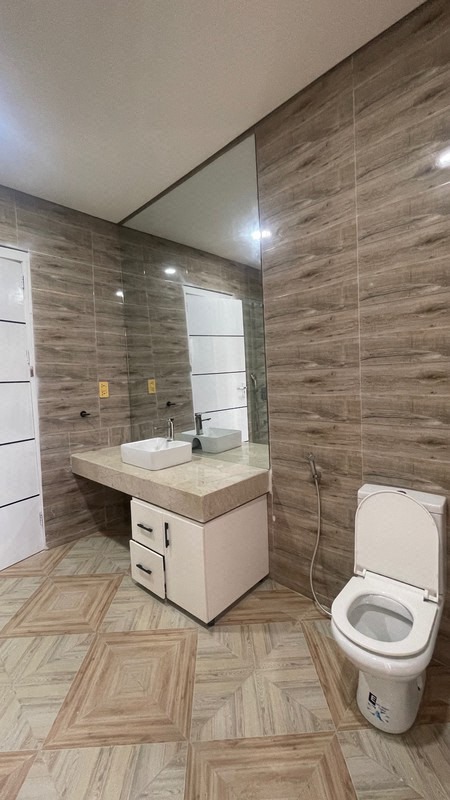 EXECUTIVE 4 BEDROOM STYLISHLY FURNISHED, 2 STORY, TERRACED DUPLEX WITH BQ photo 8