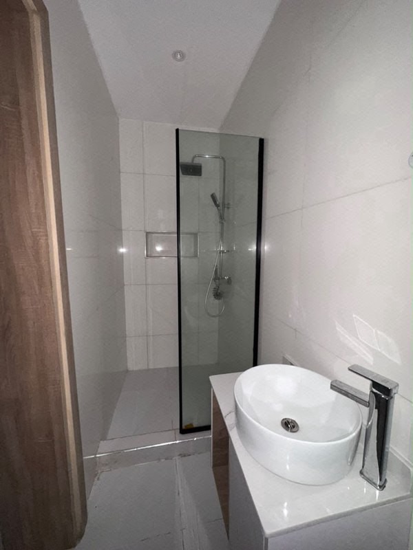 2 bedroom apartment lekki lagos photo 13