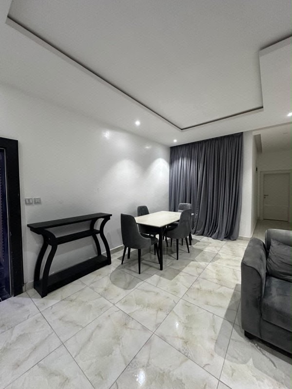 2 bedroom apartment photo 6