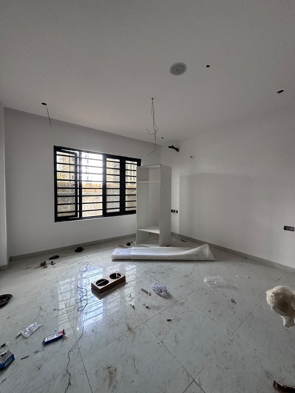 3 bedroom aprtment lekki phase 1 photo 5