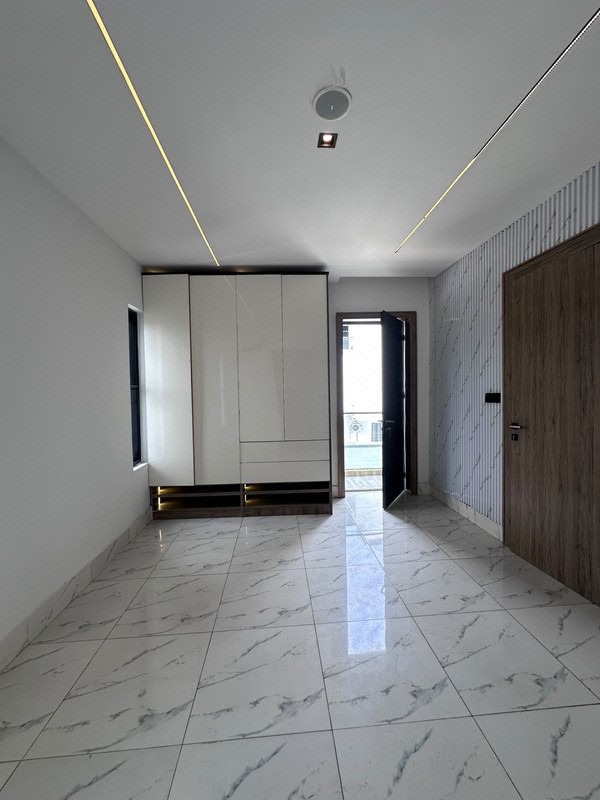 2 bedroom apartment with elevator lekki phase 1 photo 17