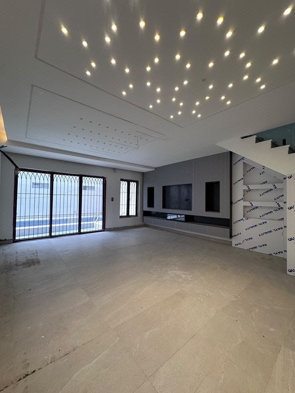 2 bedroom apartment with elevator lekki phase 1 photo 5