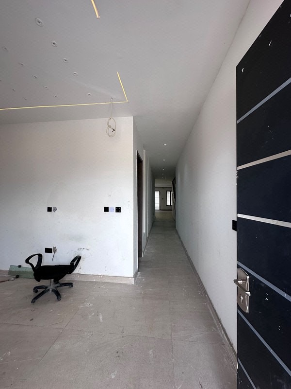 2 bedroom apartment with elevator lekki phase 1 photo 6