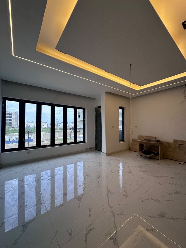 2 bedroom apartment with elevator lekki phase 1 photo 3
