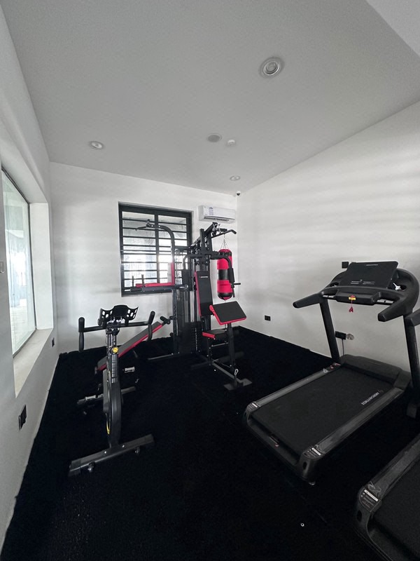 2 bedroom apartment with elevator lekki phase 1 photo 4