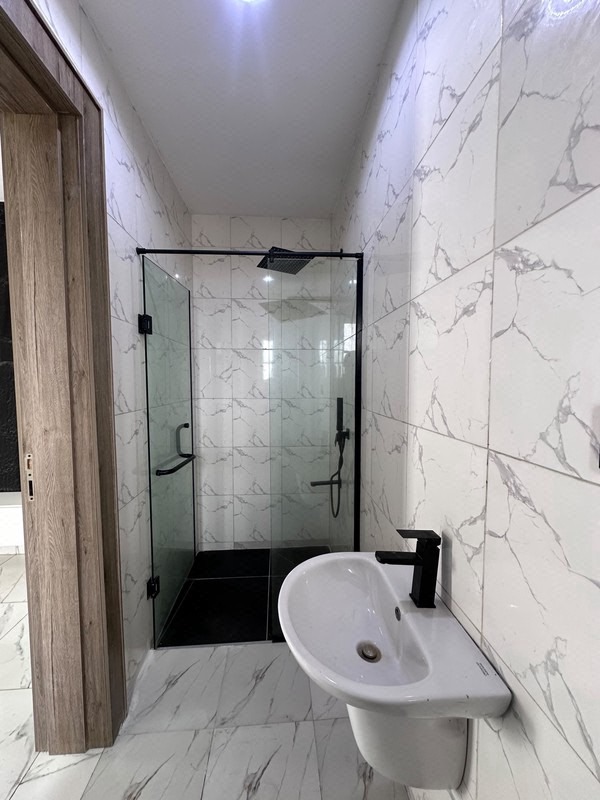 2 bedroom apartment with elevator lekki phase 1 photo 9