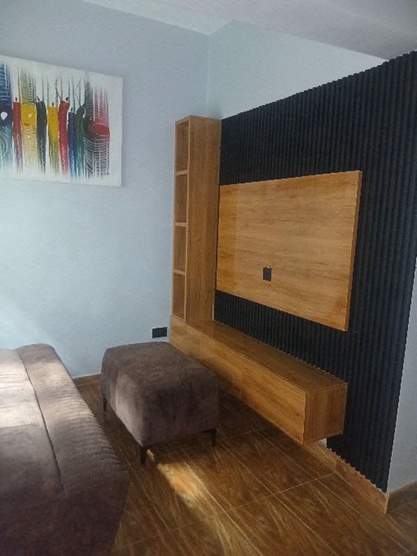 Clean 1 Bedroom Furnish Apartment photo 5