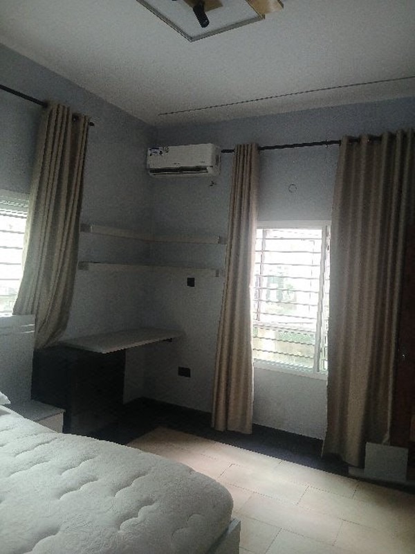 Clean 1 Bedroom Furnish Apartment photo 3