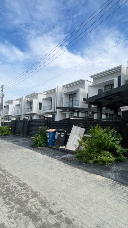 4 bedroom se,idetached duplex with bq lekki lagos photo 2