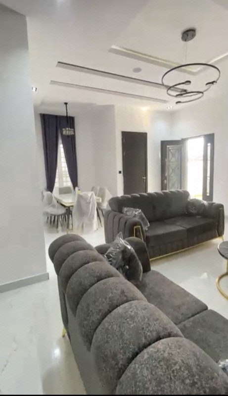 A nice 4 bedroom duplex with a BQ photo 17