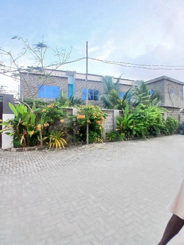 Ocean view 3 Bedroom Terrace duplex, swimming pool, Roof Sitout, in a call to access estate photo 8