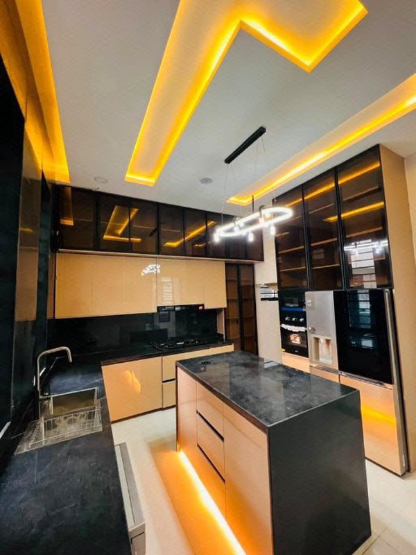 3 Bedroom Semi Detached Duplex photo 10