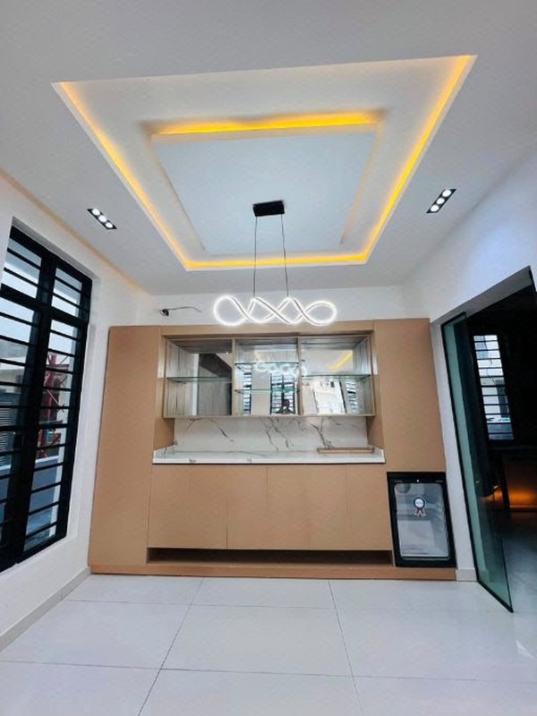 3 Bedroom Semi Detached Duplex photo 3