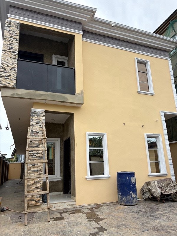 2 units of a well finished and furnished 4 b/room duplex with a room boys' quarter  photo 2