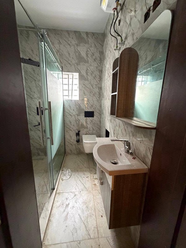 2 units of a well finished and furnished 4 b/room duplex with a room boys' quarter  photo 9