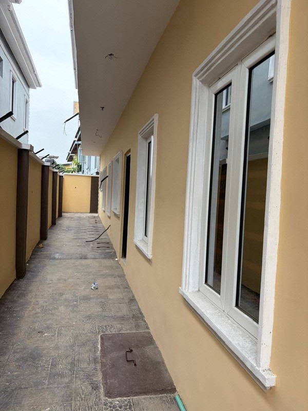 2 units of a well finished and furnished 4 b/room duplex with a room boys' quarter  photo 11