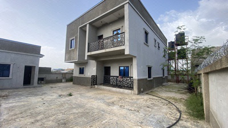 Newly Built photo 17