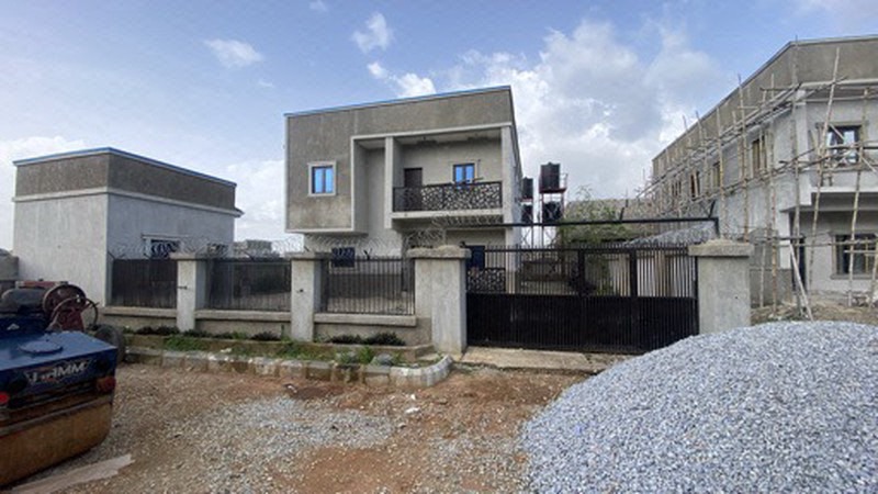 Newly Built photo 23