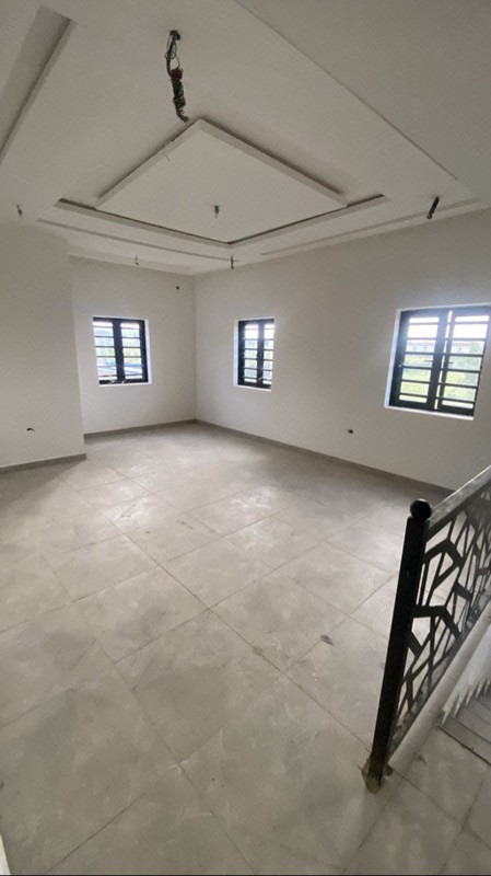 Newly Built photo 9