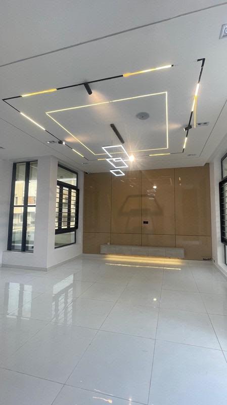 NGN450MILLION  / A STYLISH,  FULLY DETACHED 5 BEDROOM DUPLEX + BQ +  INVERTER ROOM + SWIMMING POOL IN A SECURED  AND  SERENE ESTATE ALONG CHEVRON photo 6