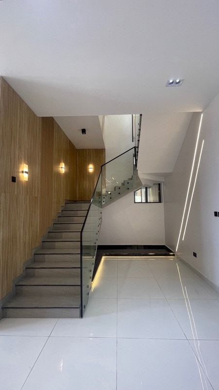 NGN450MILLION  / A STYLISH,  FULLY DETACHED 5 BEDROOM DUPLEX + BQ +  INVERTER ROOM + SWIMMING POOL IN A SECURED  AND  SERENE ESTATE ALONG CHEVRON photo 10