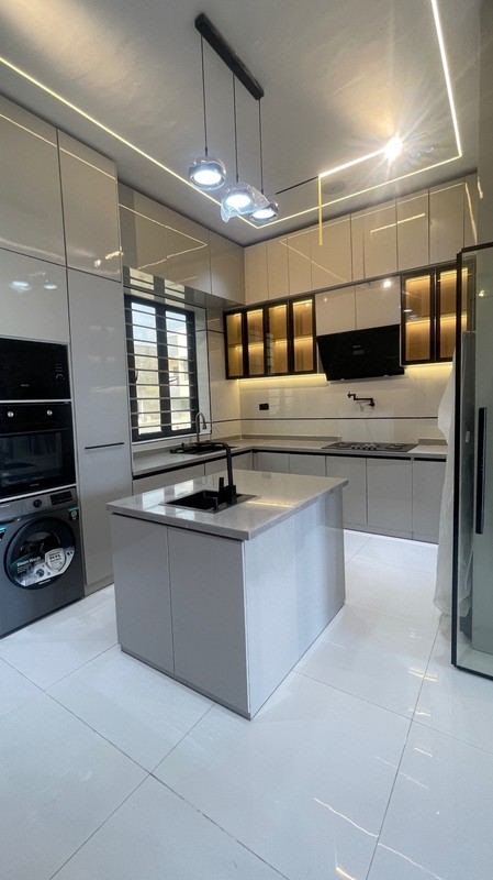 NGN450MILLION  / A STYLISH,  FULLY DETACHED 5 BEDROOM DUPLEX + BQ +  INVERTER ROOM + SWIMMING POOL IN A SECURED  AND  SERENE ESTATE ALONG CHEVRON photo 12