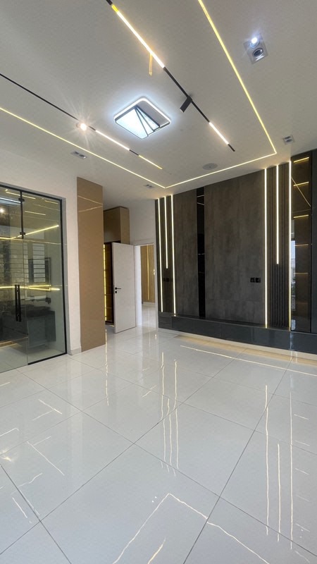 NGN450MILLION  / A STYLISH,  FULLY DETACHED 5 BEDROOM DUPLEX + BQ +  INVERTER ROOM + SWIMMING POOL IN A SECURED  AND  SERENE ESTATE ALONG CHEVRON photo 17