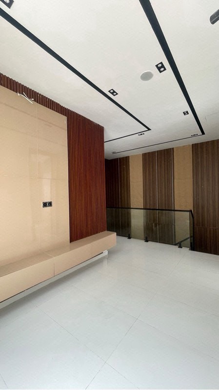 4 bedroom semi detached duplex with bq photo 13