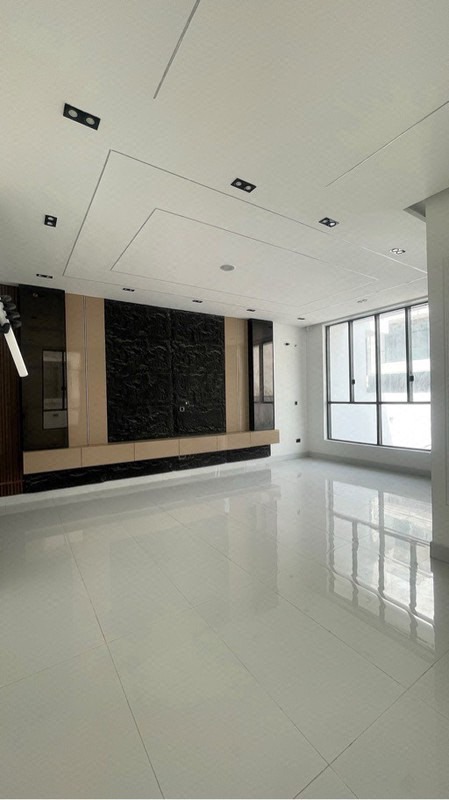4 bedroom semi detached duplex with bq photo 6