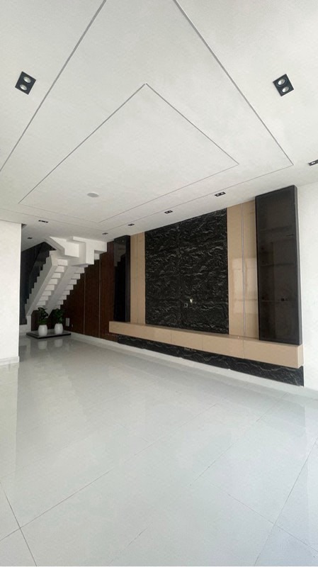 4 bedroom semi detached duplex with bq photo 9